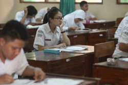 Siswa Miskin Dipertimbangkan Masuk Zona Satu
