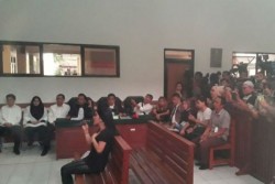 Syahrini Minta Izin Buka Jaket karena Kepanasan saat Sidang, Ini Jawaban Hakim