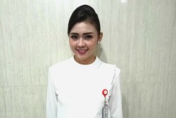 Perkenalkan Anggita Cilest, Pramugari yang Suka Keleleran di Nol Km Jogja