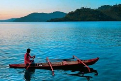 Syahdunya Menunggu Matahari di Laut Mandeh
