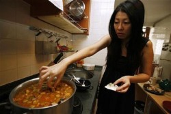 Usahakan Memasak Sendiri Makanan Kita, Ini Alasannya