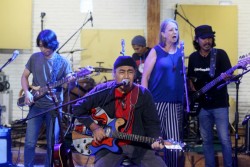 Sirkus Barock, Berkarya Tanpa Henti, Melintas Zaman Tanpa Tepi