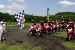 Puluhan Pencinta Honda CRF150L Jelajahi Jalur Kapolres