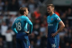 Vidic Kritik Pertahanan Arsenal 