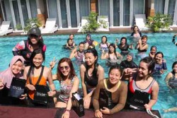 The 101 Ajak Tamu Ikut Aqua Zumba