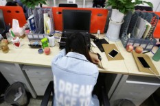 Secapek Apapun Jangan Tidur dengan Posisi Superman di Meja, Akibatnya Bisa Gawat, Wanita Ini Harus Dioperasi