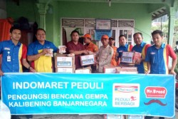 Indomaret Salurkan Bantuan untuk Korban Gempa Banjarnegara