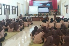 Mantan Jenderal Beri Kuliah Nilai Kejuangan kepada Siswa SMAN 1 Pakem 