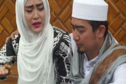 Ustaz Solmed Angkat Bicara soal Video Call-nya dengan Seorang Wanita