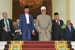  Jokowi Minta Ulama Sebarkan Islam Moderat