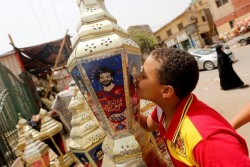 Mohamed Salah Laris Manis di Mesir