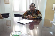 Pelari Perempuan Bercelana Pendek Dipukul di Bagian Sensitif Karena Melintasi Perkampungan Muslim