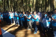 Karyawan PLN Bersenang-senang untuk Tingkatkan Kerja Tim
