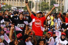 "Neno Warisman Donatur Terbesar Deklarasi #2019GantiPresiden"
