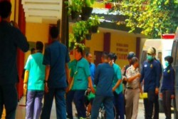 Lelaki Misterius dengan Kaki Diborgol Dijaga Ketat Polisi di RS Polri Kramatjati