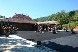 Ini Dia Permainan Tradisional Gerit-Gerit Lancung dan Goco yang Harus Dilestarikan
