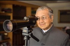 Tak Hanya Larang Najib ke Luar Negeri, Mahathir Juga Pecat Jaksa Agung Pembela Najib