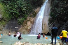 Padusan di Kedung Pedut Dimeriahkan Atraksi Perang Air