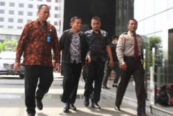 KPK Tahan Bupati Bengkulu, Istri dan Keponakannya atas Kasus Dugaan Suap Proyek Pembangunan