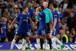 Serang Wasit, Chelsea Dihukum