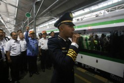 FEATURE: 2,5 Jam Menanti demi Sepur Anyar