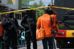 Tiga Pelaku Teror di Sidoarjo Dimakamkan Campur Puluhan Mr X