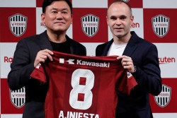 Andres Iniesta Kini Satu Tim dengan Kapten Thailand di SEA Games 2013