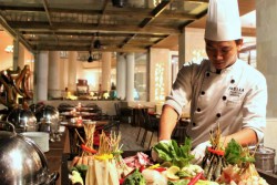 Buka Puasa dengan Western dan Nusantara Food Ada di Melia Purosani