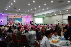 350 Anak Yatim Diajak Buka Puasa Bersama