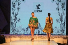 Sentuhan Glamor Warnai Jogja Fashion Rendezvous 2018 di JCM