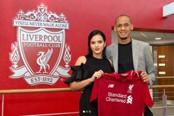 Rebeca Tavares Curi Perhatian Fans Liverpool 