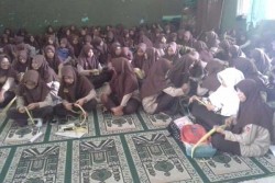 Siswa MAN 1 Sleman Diajari Tata Cara Sungkem dan Membuat Ketupat