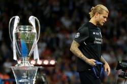 FEATURE: Ditubruk Sergio Ramos Sampai Gegar Otak, Penyebab Penglihatan Loris Karius Terganggu