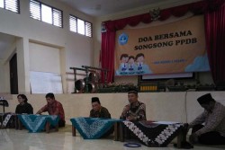 SMAN 1 Pakem Gelar Doa Lintas Iman Hadirkan 3 Pemuka Agama