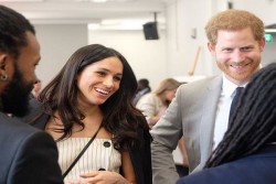 Naik Kereta dengan Ratu Elizabeth, Meghan Markle Buat Sejarah Baru di Inggris