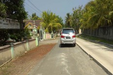 Perbaikan Jalan di Sidomulyo Belum Rampung, Warga Protes