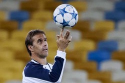 Julen Lopetegui Latih Madrid setelah Piala Dunia