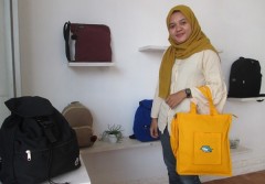 Bergaya dengan Tas Karakter dari Imokey   