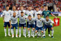 Tuan Rumah, Rusia Diuntungkan 