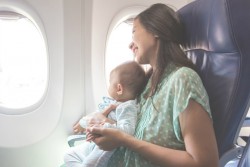 Perhatikan Sejumlah Hal Ini Jika Mau Terbang Nyaman Bareng si Kecil