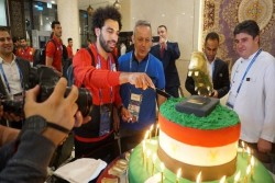Kue Raksasa Jadi Kado Ultah ke-26 Salah 
