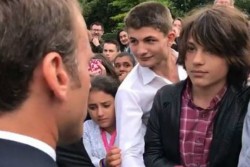Emmanuel Macron: Panggil Saya Tuan Presiden atau Tuan...