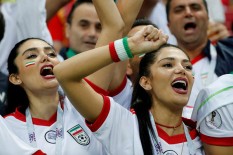 Viral: Suporter Wanita Iran Menggila Pakai Baju Terbuka saat Nonton Laga di Rusia