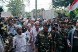 FPI dan Banser NU Serang Kantor PDIP