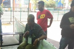 Kehausan, Petugas Jaga TPS Minum Tinta