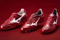 Mizuno Mulai Pasarkan 3 Sepatu Edisi Terbatas Passion Red