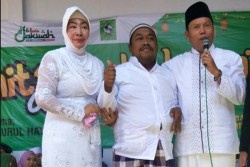 Tanpa Malu-Malu, Laki-Laki 37 Tahun Ini Ikut Sunat di Khitanan Massal