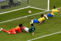 Neymar Gemilang & Bawa Brasil ke Perempat Final