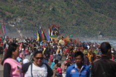 Upacara Bekti Pertiwi Pisungsung Jaladri Digelar di Pantai Parangkusumo, 3 Sesaji Ini Harus Ada
