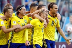 Berbekal Disiplin di Lini Belakang, Swedia Melaju ke Perempat Final